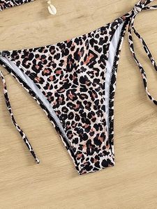 Trending Women's Halter Neck Bikini Set with Floral Pattern <b>V</b>-<b>Strings</b> Custom Spandex/Nylon Beachwear - Product Image 6