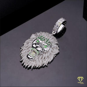 Colgante con diseño de cara de león en plata de ley 925 con piedras de diamante de laboratorio VVS para joyería hip hop. - Product Image 5