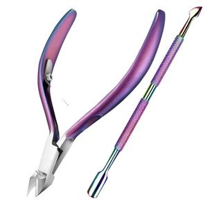 Pince à cuticules avec repousse-cuticules en acier inoxydable de qualité professionnelle / Coupe-cuticules et dissolvant de cuticules durable pour manucure et pédicure 2026 - Product Image 1