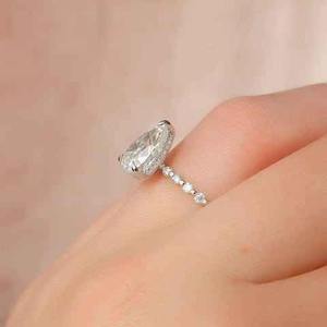 Bague élégante en argent 925 avec moissanite 2,5 carats, coupe poire, aspect diamant, bijou classique pour fiançailles, mariage, fête, anniversaire, cadeau - Product Image 3