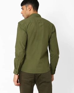 Chemise en jean vert olive pour homme, manches longues, col rabattu, couleur unie, coupe ajustée, style décontracté, tissée - Product Image 3