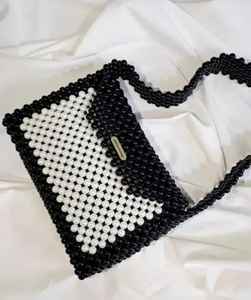 Bolso de Mano Bordado con Cuentas Grandes, Bolso de Mano con Cuentas Hecho a Mano, Diseño Intrincado, Motivo Floral Artesanal, Bolsos de Mujer> Bolsos de Mano - Product Image 4