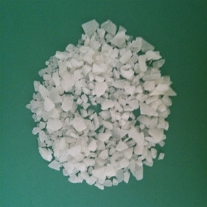 Flocons d'hydroxyde de potassium (potasse caustique) de qualité contrôlée pour les acheteurs étrangers ayant besoin d'une approvisionnement fiable en matériaux et d'une sécurité garantie - Product Image 1