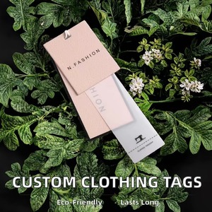 Étiquette suspendue personnalisée imperméable à prix raisonnable pour vêtements – En stock – Étiquette de vêtement élégante et de qualité supérieure - Product Image 3