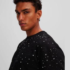 เสื้อยืดแขนสั้นสีดำสำหรับผู้ชาย ลายจุดกลิตเตอร์ คอกลม ทรงปกติ ผ้าเจอร์ซีย์คอตตอนลำลอง - Product Image 2
