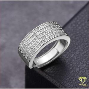 Anillo de lujo para hombre de plata 925 con diamantes cultivados en laboratorio, diseño de varias filas de piedras y banda ancha, para compradores mayoristas de joyería. - Product Image 5