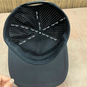 Gorra y Sombrero Snapback de 5 Paneles con Logotipo Bordado Personalizado OEM ODM, Visera Plana, Tela Impermeable, Orificios Cortados con Láser - Product Image 4