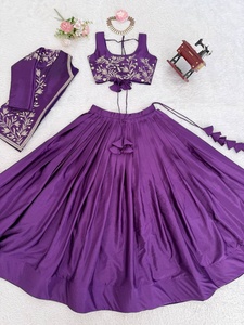 Ensemble de lehenga en soie brodée violette pour femmes, tenue traditionnelle indienne pour mariage, longueur au sol, coupe classique, de Samp Corporation - Product Image 5