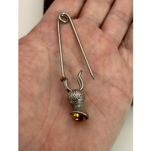 Broche de pin para kilt con diseño de cardo escocés - Estilo imperdible con piedra de cristal ámbar, accesorio tradicional irlandés, broches decorativos de alta calidad - Product Image 6