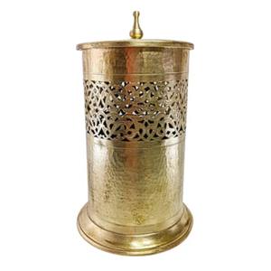 Contenedor de basura con acabado dorado premium y adornos ornamentales, ideal para catering y ocasiones festivas. Venta al por mayor desde India. - Product Image 2