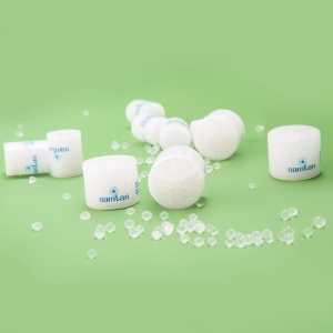 Déshydratant en gel de silice personnalisé avec logo du fabricant vietnamien, bon prix, absorbant l'humidité pour les aliments et les confiseries, matériau absorbant l'eau, SiO2 - Product Image 1