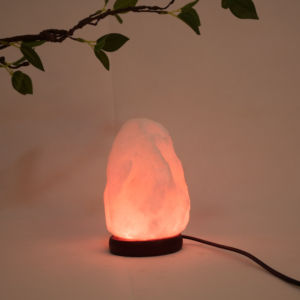 Lampe en sel de roche himalayen naturel blanc cristallin 5-5,5 kg, style sculpté, base en bois, écologique, OEM disponible, Love Natural Crafts - Product Image 6