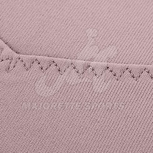 Ensemble de yoga pour femmes, design tendance et moderne, fabriqué avec un tissu respirant et un design élégant pour l'entraînement. - Product Image 6