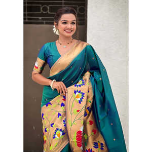 Sari en soie Paithani verte Elite Weaves avec grande bordure tissée Zari, concept demi-hauteur, vêtement indien/pakistanais - Product Image 2