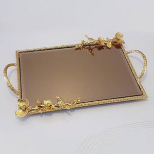 Bandeja Decorativa de Metal Hecha a Mano para Mesa y Estante, Elegante Bandeja de Metal Artesanal - Product Image 3