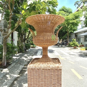OEM interior 45 ''Pedestal mimbre hecho a mano ratán jarrones decoración Vietnam ratán urna jarrón para decoración del hogar variedad de colores - Product Image 1