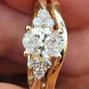 Anillo de diamantes de corte ovalado, hecho a mano, de lujo, cultivado en laboratorio, de Creative Craft Lab, para mujer, en oro amarillo de 14k, regalo de boda para dama de honor. - Product Image 6