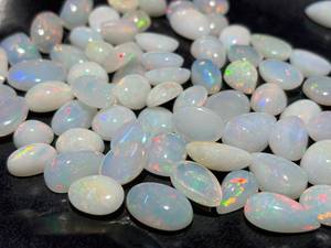 Opale de feu Welo d'Éthiopie blanche naturelle, cabochon ovale, pierre précieuse en vrac, prix de gros, approvisionnement en vrac, pierres de feu, taille 3-5 carats - Product Image 3