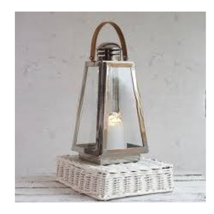 Farol de Metal Hecho a Mano de Alta Calidad, Portavelas de Hierro con Recubrimiento en Polvo, Ecológico, Resistente al Calor, Decoración del Hogar Única y Moderna - Product Image 1