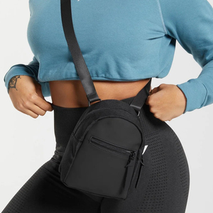 Sac bandoulière imperméable avec fermeture éclair sécurisée et options de personnalisation du logo - Product Image 2
