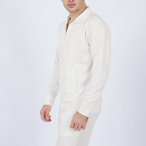 Conjunto Deportivo Personalizado para Hombre, Chaqueta Cortavientos Impermeable y Reflectante con Cierre, Pantalones Deportivos de Poliéster y Nailon - Product Image 3