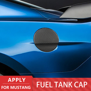 Couvre-<span class=keywords><strong>bouchon</strong></span> de réservoir de carburant en fibre de carbone véritable Blackstone, compatible avec <span class=keywords><strong>Ford</strong></span> <span class=keywords><strong>Mustang</strong></span> HS-261, auto-adhésif, pièces de modification sportives extérieures - Product Image 1