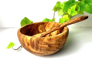Bol décoratif écologique en bois d'olivier, fait main, en bois méditerranéen dense et durable, pour salade - Product Image 6