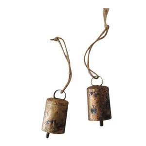 Ornement de salon en laiton avec finition dorée idéal pour la suspension créative d'arbre de Noël et la décoration de vacances à la main - Product Image 1