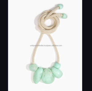 Collar de resina hecho a mano Mujer Mejor calidad Diseños personalizados Colores a precio inmejorable - Product Image 5