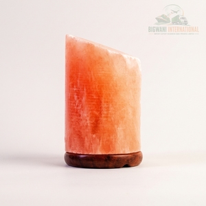 Lampe de sel de l'Himalaya cylindrique oblique à coupe inclinée moderne, veilleuse décorative d'ambiance, lampe en cristal minéral sculptée à la main - Product Image 1