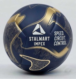 Balón de Fútbol Stalwart Impex Verde y Negro con Diseño de Logotipo Duradero y Serigrafía - Product Image 4