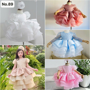 Robe de princesse scintillante à paillettes pour filles, avec jupe en tulle moelleux superposée, robe de soirée à manches bouffantes pour anniversaire et événements spéciaux. - Product Image 6