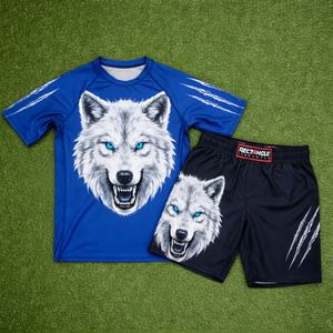 ชุดแรชการ์ด MMA สำหรับผู้ชายแบบใหม่ ชุดกางเกงขาสั้น MMA ระบายอากาศได้ดี น้ำหนักเบา มีโลโก้ด้านหน้า เหมาะสำหรับกีฬามวยและยิวยิตสู - Product Image 1