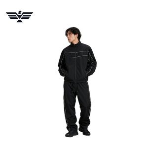 Conjunto Deportivo Personalizado Unisex EMPIRE TREND WEARS en Poliéster Negro con Ribete Reflectante |   Chaqueta Deportiva Ligera con Cierre y Pantalones Deportivos - Product Image 2