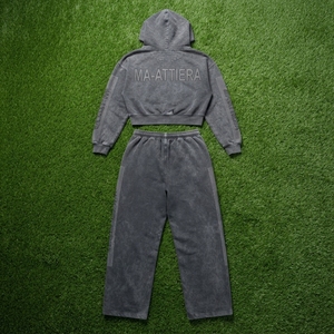 Conjunto de chándal de dos piezas para mujer: Sudadera con capucha corta con cremallera y pedrería, lavado ácido, y pantalones de chándal de pierna ancha - Product Image 6