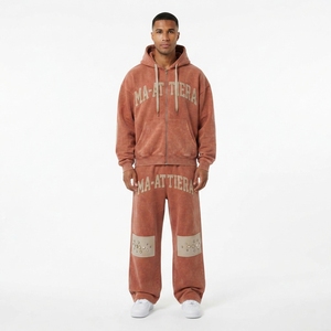 Conjunto de chándal de dos piezas para hombre, con sudadera con capucha y cremallera estilo vintage y pantalones deportivos de pierna ancha. - Product Image 1