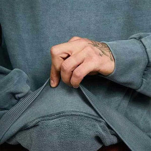 Sudadera Básica Lisa de Cuello Redondo para Hombre, Corte Regular, Lavado Ácido, Precio al por Mayor, Más Vendida, Talla y Diseño Personalizables - Product Image 6