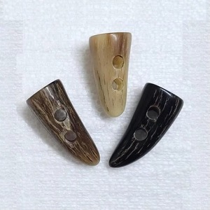 Botones Modernos Hechos a Mano con Cuerno de Búfalo Natural, Acabado Impermeable y Textura Única - Product Image 3
