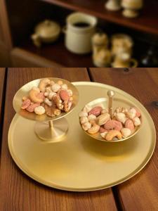 ถาดเสิร์ฟช็อกโกแลตสองชั้นสีทองทองเหลือง สำหรับจัดแสดงช็อกโกแลตในงานเลี้ยงอาหารค่ำครอบครัวและงานรับรองแขก - Product Image 5