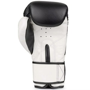 Gants de boxe en cuir professionnels sur mesure, gants de sparring MMA et de kickboxing avec logo et design personnalisés - Product Image 4