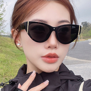 Full Rim <b>Square</b> Cat-Eye <b>Sunglasses</b> UV400 Protection Comfortable Gold Korean Style Popular Douyin Xiaohongshu Retro One-Piece - Product Image 2