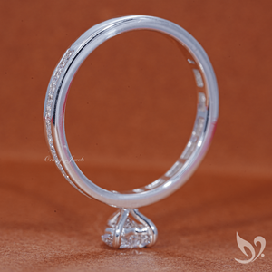 Anillo de Diamante Cultivado en Laboratorio con Corte Corazón de 0.50CT, Certificado IGI, Banda Pavé con Canal, Oro Blanco de 10K - Product Image 3