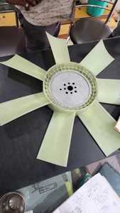 Ensemble de moyeu de ventilateur diesel de haute qualité pour engins de construction – Pièce de refroidissement moteur durable et fiable - Product Image 4