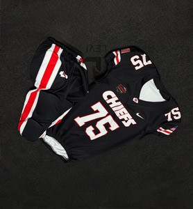Ensemble d'uniformes de football américain sur mesure de qualité supérieure, maillot sublimé et pantalon de football intégré pour hommes - Product Image 2