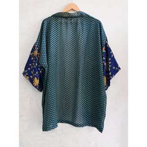 Kimono corto de seda india hecho a mano para mujer, bata estampada, ropa de dormir, ropa de estar por casa - Product Image 4