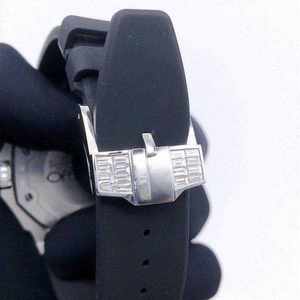 Reloj de acero inoxidable con cuarzo moissanita de corte baguette VVS de calidad premium, 41 mm, 3 bar, resistente al agua, con correa de caucho. - Product Image 6