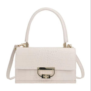 Bolso de Hombro Mini de Lujo con Textura de Cocodrilo para Mujer, Elegante Bolso Estructurado con Cierre de Cremallera Dorada y Correa Cruzada - Product Image 1