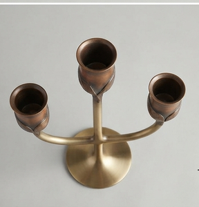 เชิงเทียนทองเหลือง 3 แขน ดีไซน์ใบไม้ ตกแต่งบ้านอย่างสวยงาม ทนทาน - Product Image 4