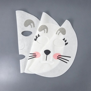 Mascarilla Facial de Tela No Tejida con Estampado de Conejo Y154-13, Modelo 03221, Origen Guangzhou, 8 Unidades, OEM/ODM, Diseño de Dibujos Animados - Product Image 1