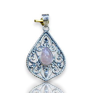 Collier Pendentif Unisexe en Argent Sterling 925 avec Quartz Rose Exotique Naturel, Bijou Unique et Tendance, Vente en Gros - Product Image 1